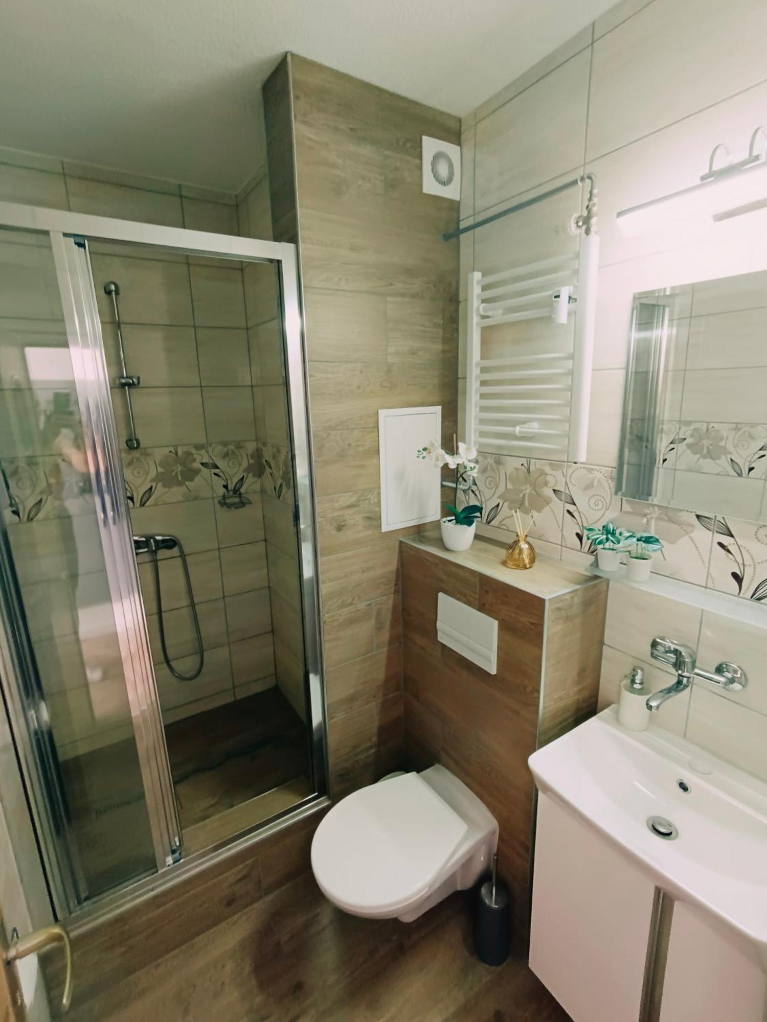 Studio Srncek - Tatranska Strba - Wellness, Bazen Exterior foto